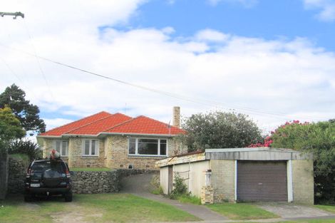 Photo of property in 15 Pitau Road, Mount Maunganui, 3116
