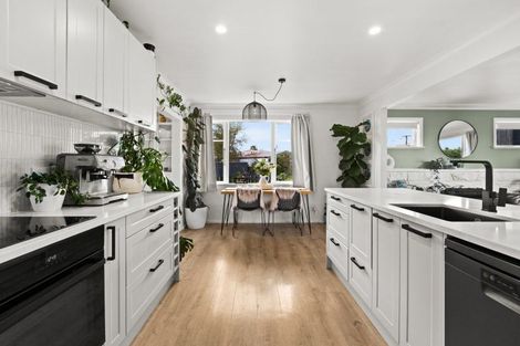 Photo of property in 5 Gavin Black Street, Meeanee, Napier, 4112
