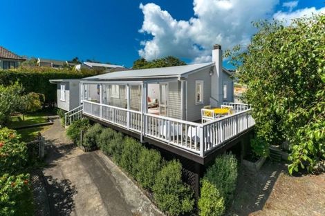 Photo of property in 18 Kenmure Avenue, Forrest Hill, Auckland, 0620