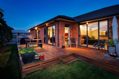 Photo of property in 23 Galea Grove, Kelvin Grove, Palmerston North, 4414