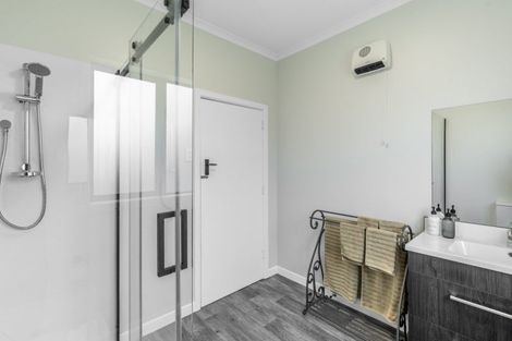 Photo of property in 2 Hillary Street, Winton, 9720