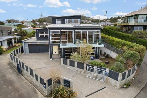 Photo of property in 2 Arakan Way, Khandallah, Wellington, 6035