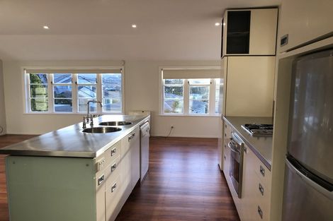 Photo of property in 13 Cavendish Square, Strathmore Park, Wellington, 6022