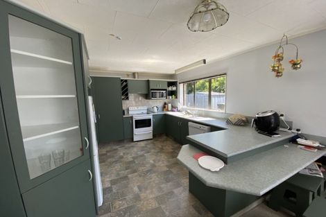 Photo of property in 16 Matai Place, Hawera, 4610