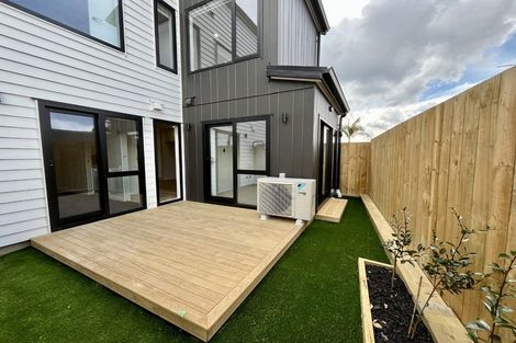 Photo of property in 98c Royal Road, Massey, Auckland, 0614