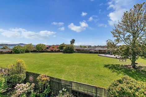 Photo of property in 2/13 Nimrod Place, Half Moon Bay, Auckland, 2012