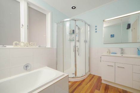 Photo of property in 23 Infidel Place, Torbay, Auckland, 0630