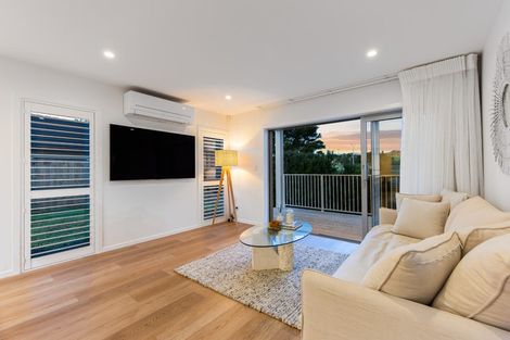Photo of property in 69 Glenvar Ridge Road, Long Bay, Auckland, 0630