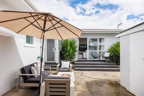 Photo of property in 9 Milton Street, Roslyn, Palmerston North, 4414