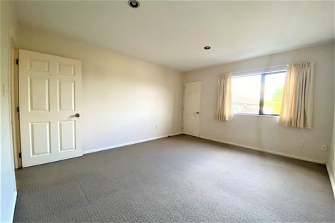 Photo of property in 4 Luxor Place, Massey, Auckland, 0614