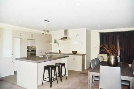 Photo of property in 112 Saint James Drive, Huntington, Hamilton, 3210