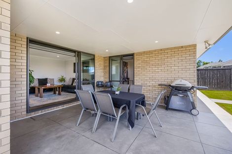 Photo of property in 8 Remana Crescent, Huapai, Kumeu, 0810