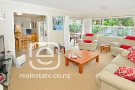 Photo of property in 4 Neaptide Close, Red Beach, 0932