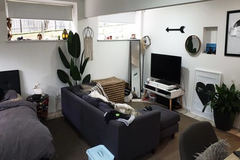 Photo of property in 30 Hobby Avenue, Birkdale, Auckland, 0626