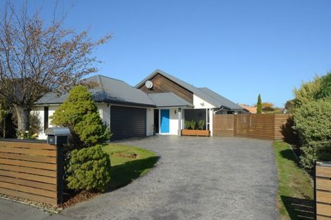 Photo of property in 49 Queenspark Drive, Parklands, Christchurch, 8083