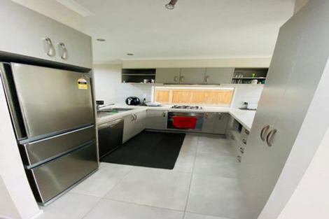 Photo of property in 94 Flat Bush School Road, Flat Bush, Auckland, 2019