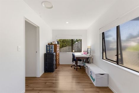 Photo of property in 1/66 Trias Road, Totara Vale, Auckland, 0629