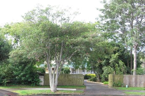 Photo of property in 12 Regia Close, Half Moon Bay, Auckland, 2012