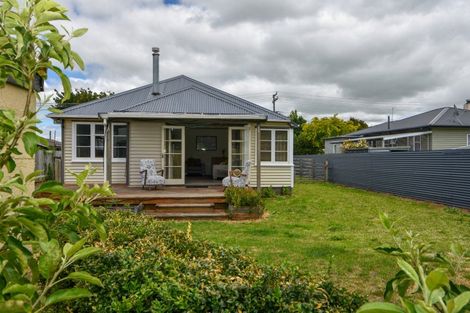 Photo of property in 2 Kent Street, Carterton, 5713