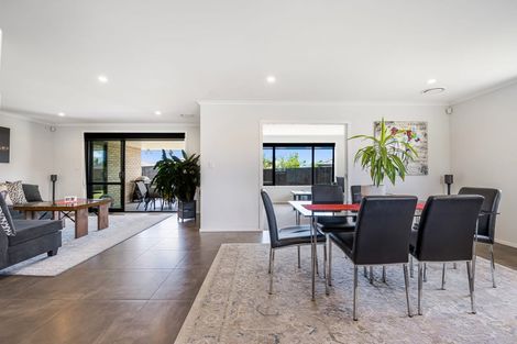 Photo of property in 8 Remana Crescent, Huapai, Kumeu, 0810