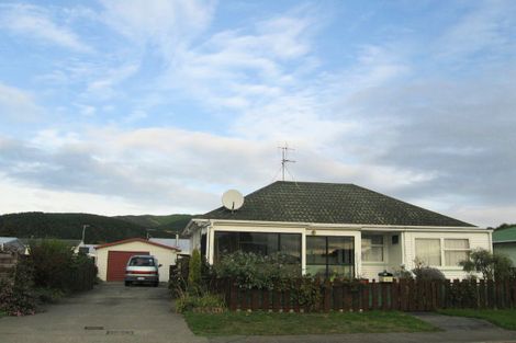 Photo of property in 52 Makarini Street, Paraparaumu, 5032