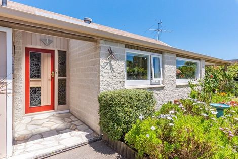 Photo of property in 12 Kowhai Grove, Waikanae, 5036