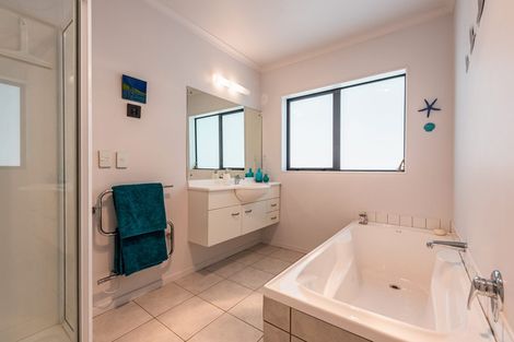 Photo of property in 11 Port Lane, Whitby, Porirua, 5024