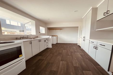 Photo of property in 49 Neil Avenue, Te Atatu Peninsula, Auckland, 0610