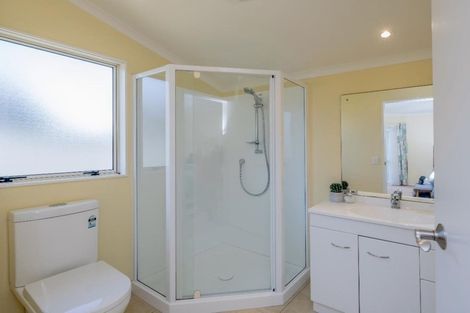 Photo of property in 25 San Priamo Place, Paraparaumu Beach, Paraparaumu, 5032
