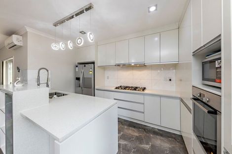 Photo of property in 4 Cahir Place, Flat Bush, Auckland, 2019