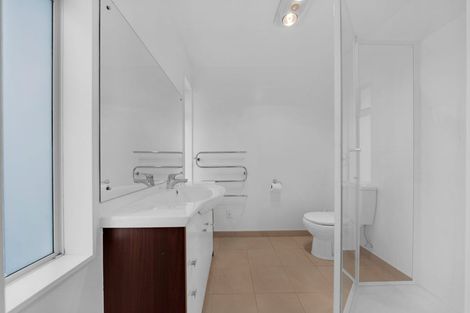 Photo of property in 10 Sapperton Drive, Henderson, Auckland, 0612