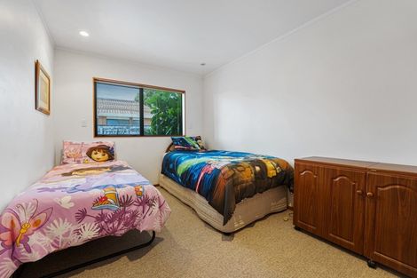 Photo of property in 8 Argyle Place, Highlands Park, New Plymouth, 4312