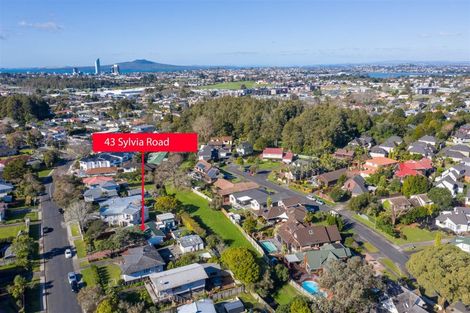 Photo of property in 43 Sylvia Road, Hillcrest, Auckland, 0627