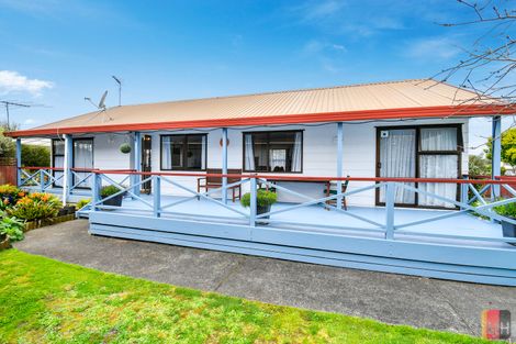 Photo of property in 7 Oakmont Place, Wattle Downs, Auckland, 2103