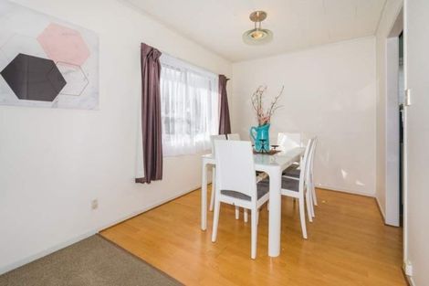 Photo of property in 5 Santiago Crescent, Unsworth Heights, Auckland, 0632