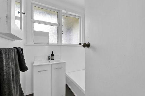 Photo of property in 3 Sutton Place, Hawera, 4610