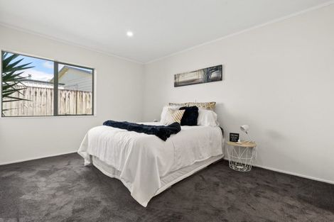 Photo of property in 8 Pono Place, Waiuku, 2123