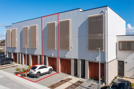 Photo of property in 11 Ngaru Way, Orewa, 0931