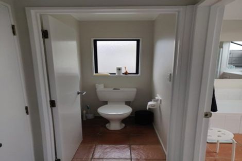 Photo of property in 1/41 Radiata Lane, Chatswood, Auckland, 0626