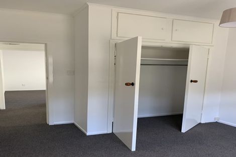 Photo of property in 200 Queens Drive, Lyall Bay, Wellington, 6022