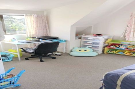 Photo of property in 2/92 Manuka Road, Glenfield, Auckland, 0629