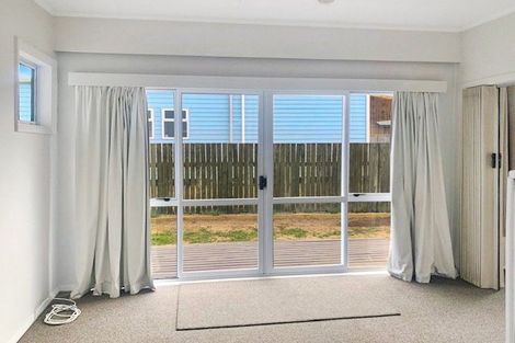 Photo of property in 27 Roore Street, Foxton Beach, Foxton, 4815