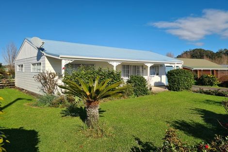 Photo of property in 4 Courthouse Lane, Coromandel, 3506