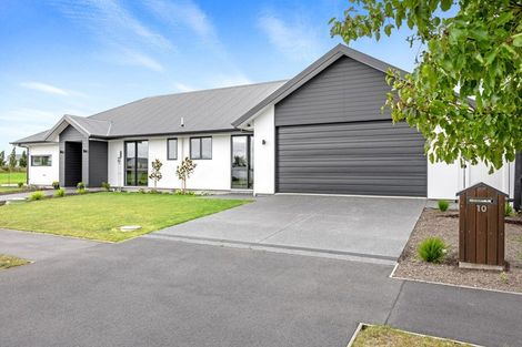 Photo of property in 10 Mills Road, Marshland, Christchurch, 8051
