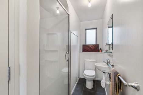 Photo of property in 33a Lancaster Road, Beach Haven, Auckland, 0626