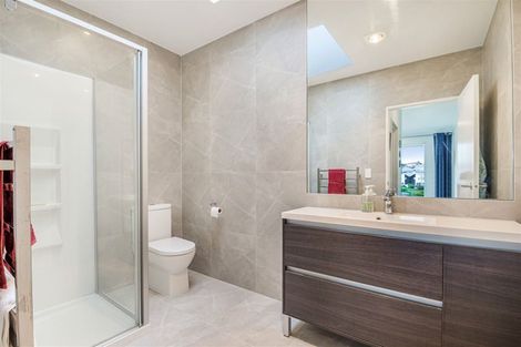 Photo of property in 32 Owen Chapman Drive, Red Beach, 0932