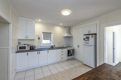 Photo of property in 18 Swiss Avenue, Gonville, Whanganui, 4501