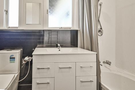 Photo of property in 912 Ellison Road, Parkvale, Hastings, 4122