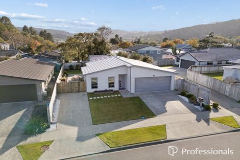 Photo of property in 16 Poppy Watts Grove, Stokes Valley, Lower Hutt, 5019