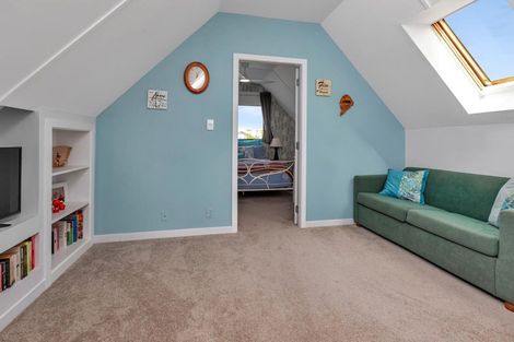 Photo of property in 1 Ishtar Place, One Tree Point, 0118
